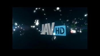 Она сладко облизала его яички