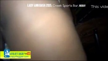 Фигуристая блондинка отдалась раком в туалете настырному игорьку