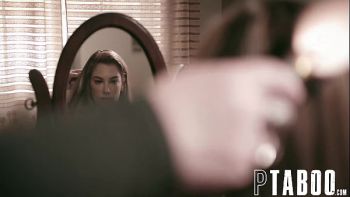 Глядя в большое зеркало