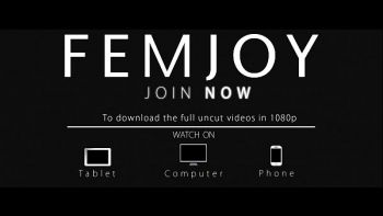 Сообразительные девушки с голыми телами ласкают киски валетом