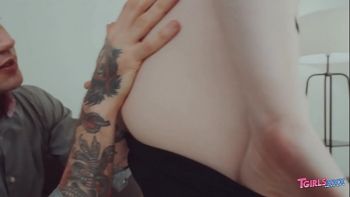 Девушка с членом или shemale