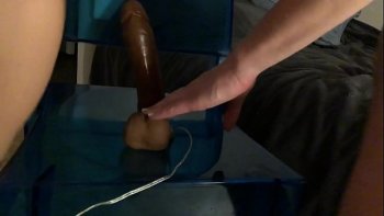 Чуваку становится скучно сидеть на парах