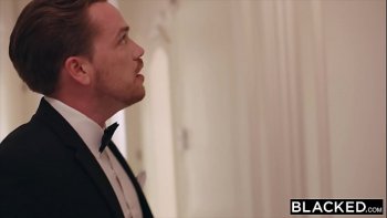 Утонченная цаца Riley steele грязно трахается на здоровом члене нигера