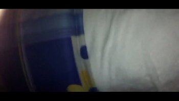 Брюнетка активно клеиться к брату именинницы