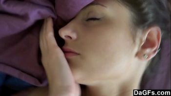 Косплейщица красотка сделала другу минет