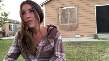 Красотка не только привлекла внимание к себе