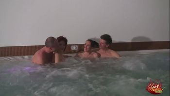 История первая клуб