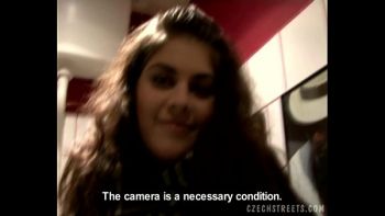 Непослушливые девчонки заходятся на сморчок сменяя друга